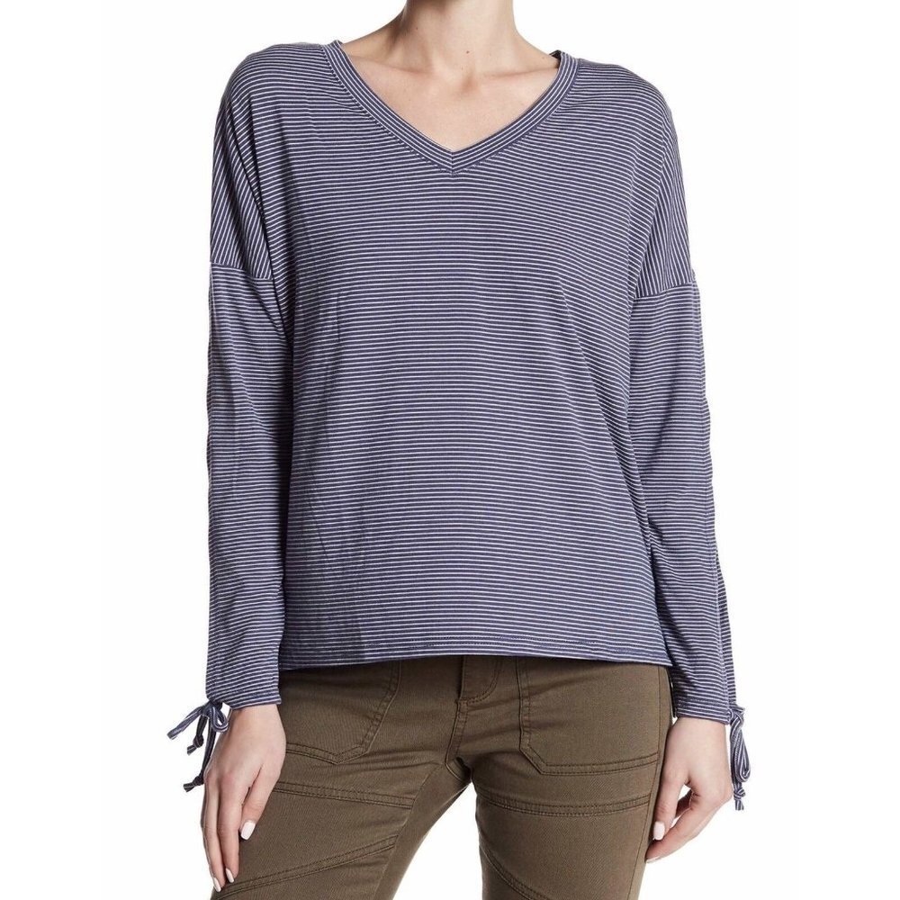 NWT Thyme + Honey‎ V-Neck Long Sleeve Shirt in Blue Stripe Size Large
